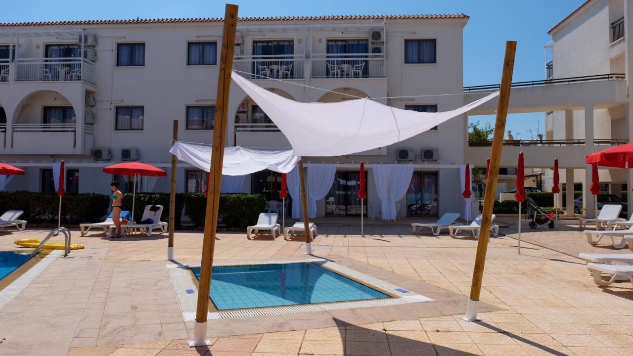 Amore Hotel Apts Paralimni Zewnętrze zdjęcie